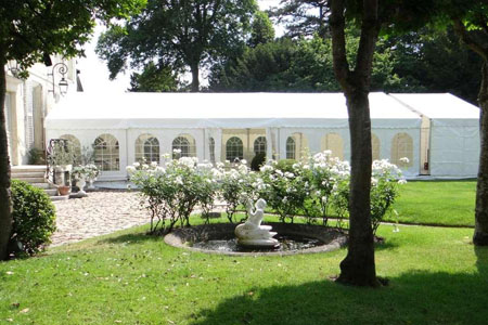 Location de tente pour mariage extérieur